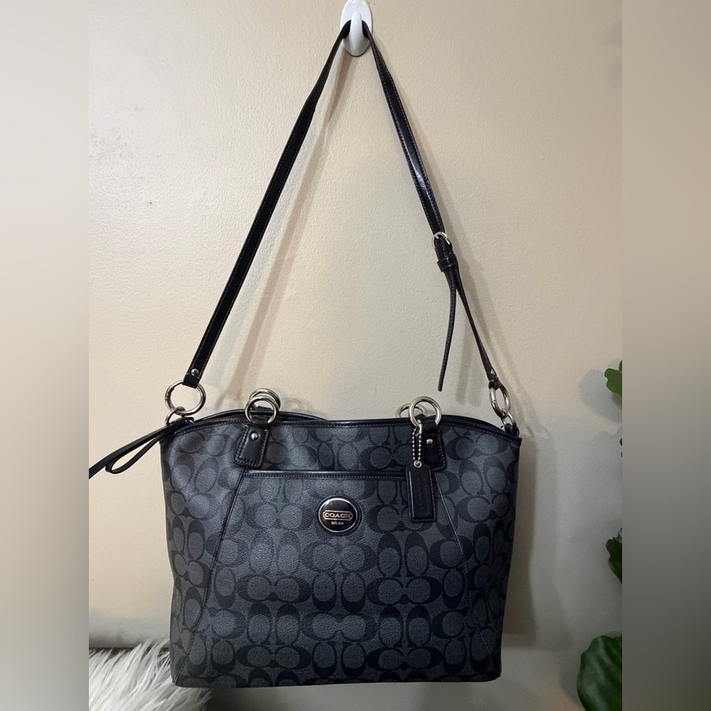 Coach F18917 Peyton Signature Tote Black Grey Logo Handbag Bag - Picture 1 of 10